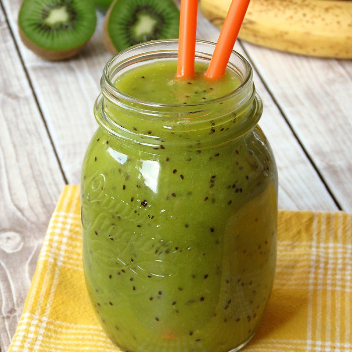 Kiwi Papaya Smoothie Cocktail Image