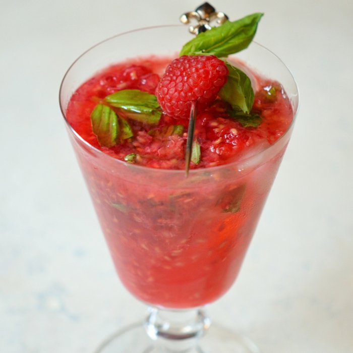 Raspberry Cooler Cocktail Image